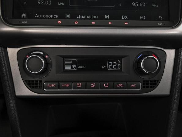 Volkswagen Polo V Рестайлинг с пробегом 2016 года, цена 1 279 000 рублей, 118621 км, седан, Автокод Объявления