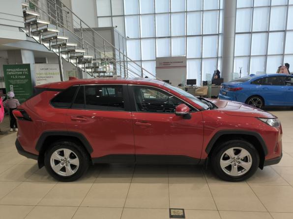 Toyota RAV4 V (XA50) с пробегом 2021 года, цена 2 650 000 рублей, 112318 км, внедорожник, Автокод Объявления