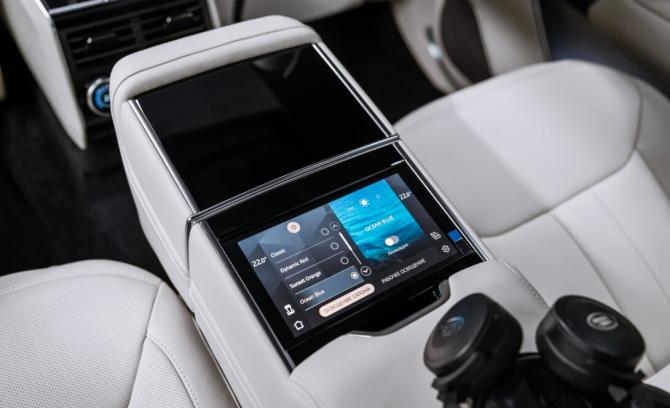 Новый Land Rover Range Rover V 2026 года, цена 27 490 000 рублей, внедорожник, Автокод Объявления