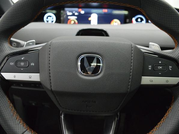 Changan UNI-V I с пробегом 2024 года, цена 2 390 000 рублей, 13300 км, лифтбек, Автокод Объявления