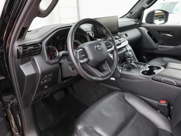 Toyota Land Cruiser 300 Series с пробегом 2024 года, цена 12 900 000 рублей, 44780 км, внедорожник, Автокод Объявления