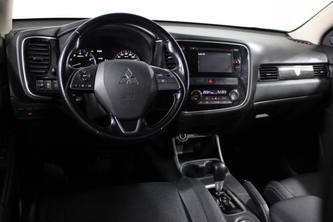 Mitsubishi Outlander III Рестайлинг 2 с пробегом 2016 года, цена 2 100 000 рублей, 86000 км, внедорожник, Автокод Объявления