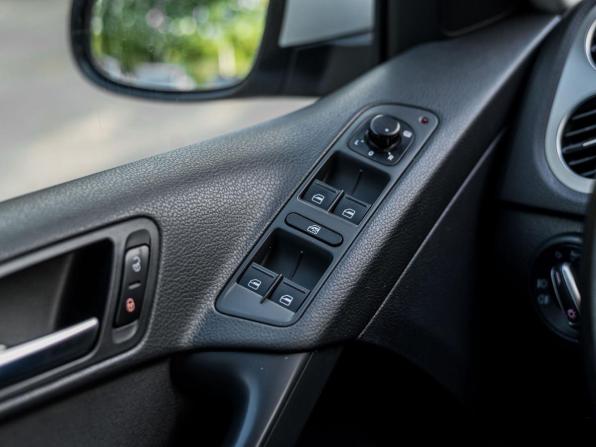 Volkswagen Tiguan I Рестайлинг с пробегом 2015 года, цена 1 155 000 рублей, 211390 км, внедорожник, Автокод Объявления