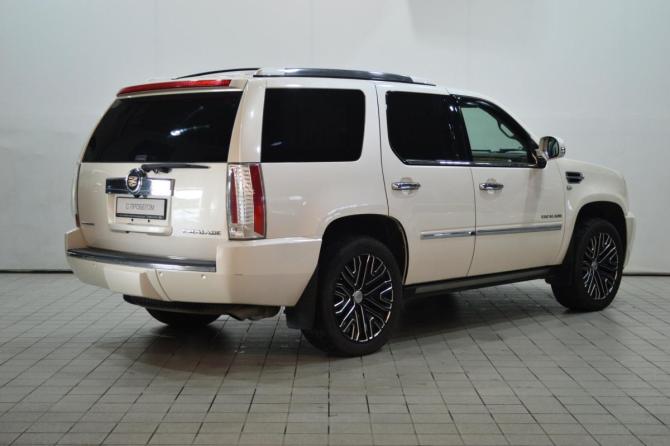 Cadillac Escalade III с пробегом 2013 года, цена 2 300 000 рублей, 220665 км, внедорожник, Автокод Объявления