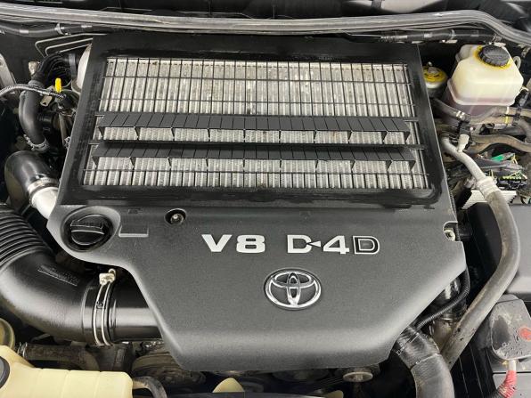 Toyota Land Cruiser 200 Series Рестайлинг 1 с пробегом 2014 года, цена 3 600 000 рублей, 292000 км, внедорожник, Автокод Объявления