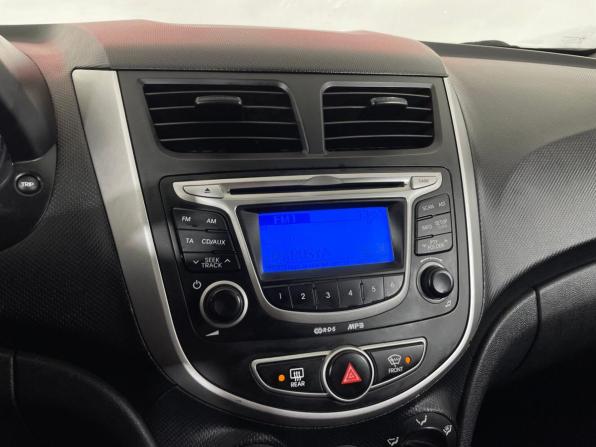 Hyundai Solaris I с пробегом 2013 года, цена 603 000 рублей, 231159 км, хэтчбек, Автокод Объявления