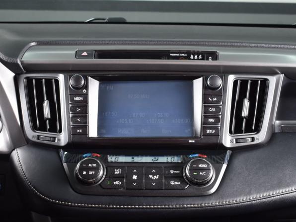 Toyota RAV4 IV (XA40) Рестайлинг с пробегом 2017 года, цена 2 469 995 рублей, 194300 км, внедорожник, Автокод Объявления