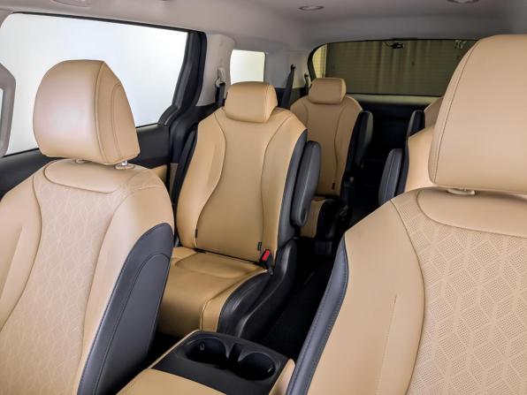 Kia Carnival IV с пробегом 2021 года, цена 3 630 000 рублей, 68035 км, минивэн, Автокод Объявления