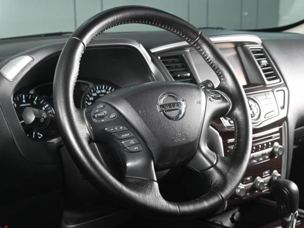 Nissan Pathfinder IV с пробегом 2016 года, цена 1 999 000 рублей, 113915 км, внедорожник, Автокод Объявления
