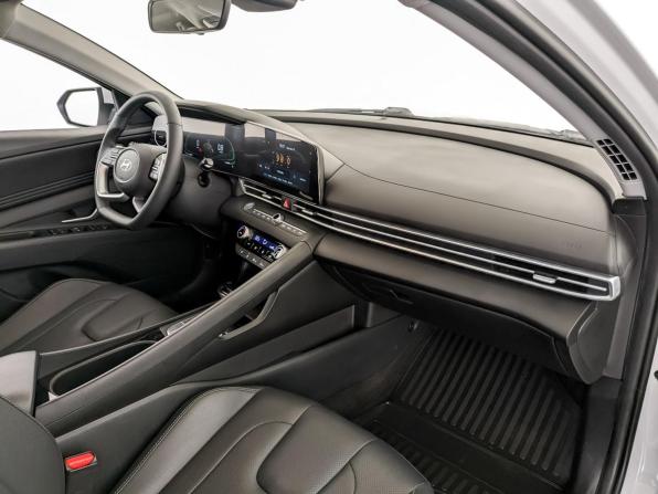 Hyundai Elantra VII (CN7) Рестайлинг с пробегом 2025 года, цена 2 470 000 рублей, 12920 км, седан, Автокод Объявления