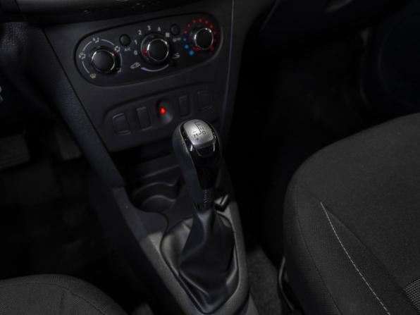 Renault Logan II Рестайлинг с пробегом 2019 года, цена 1 145 000 рублей, 105475 км, седан, Автокод Объявления