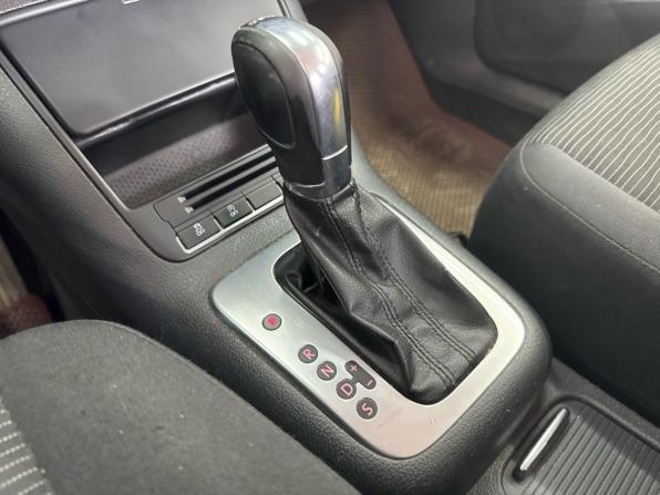 Volkswagen Tiguan I Рестайлинг с пробегом 2012 года, цена 1 059 000 рублей, 243642 км, внедорожник, Автокод Объявления