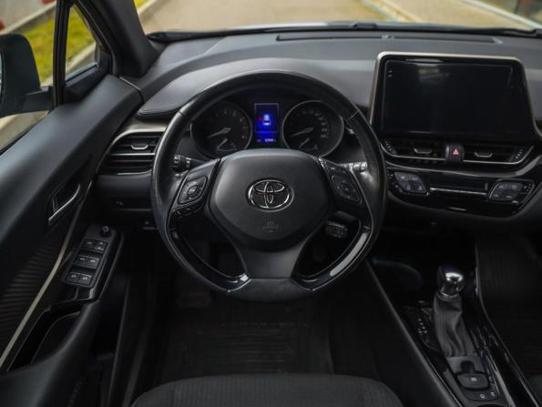 Toyota C-HR I с пробегом 2019 года, цена 2 199 777 рублей, 127461 км, внедорожник, Автокод Объявления