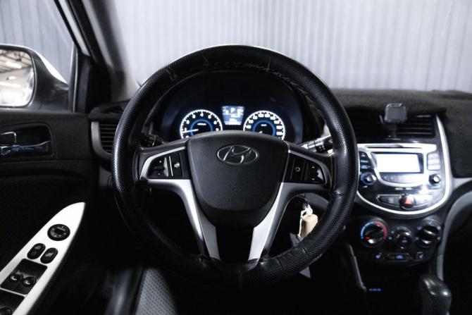 Hyundai Solaris I с пробегом 2012 года, цена 600 000 рублей, 249473 км, седан, Автокод Объявления