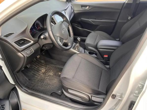 Hyundai Solaris II с пробегом 2017 года, цена 995 000 рублей, 152247 км, седан, Автокод Объявления
