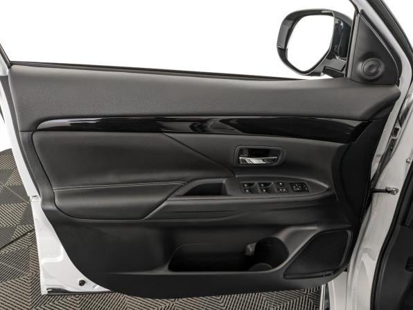 Mitsubishi Outlander III Рестайлинг 3 с пробегом 2022 года, цена 2 845 000 рублей, 3869 км, внедорожник, Автокод Объявления