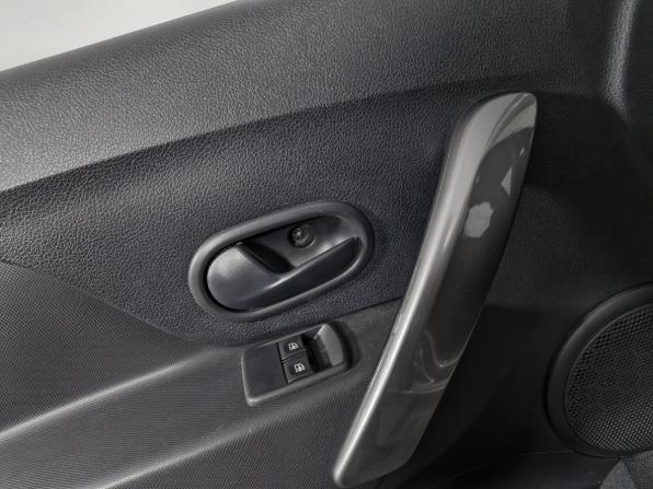 Renault Logan II с пробегом 2015 года, цена 729 000 рублей, 107438 км, седан, Автокод Объявления