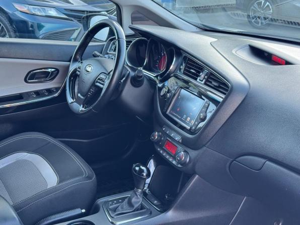 Kia Ceed II Рестайлинг с пробегом 2017 года, цена 1 245 000 рублей, 220000 км, хэтчбек, Автокод Объявления