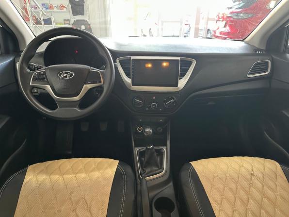 Hyundai Solaris II с пробегом 2018 года, цена 990 000 рублей, 134000 км, седан, Автокод Объявления