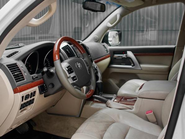 Toyota Land Cruiser 200 Series Рестайлинг 1 с пробегом 2012 года, цена 3 680 000 рублей, 235050 км, внедорожник, Автокод Объявления