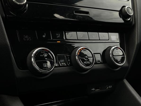 Skoda Octavia III (A7) Рестайлинг с пробегом 2017 года, цена 1 391 400 рублей, 189891 км, лифтбек, Автокод Объявления