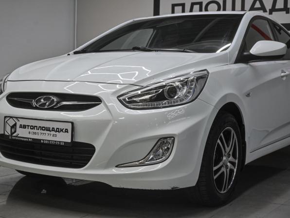 Hyundai Solaris I с пробегом 2013 года, цена 899 000 рублей, 180000 км, хэтчбек, Автокод Объявления