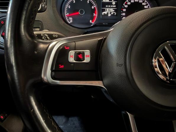 Volkswagen Polo V Рестайлинг с пробегом 2018 года, цена 1 099 000 рублей, 110000 км, седан, Автокод Объявления