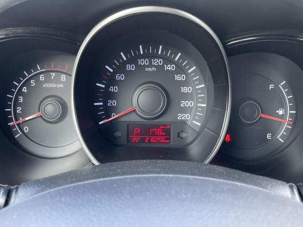 Kia Rio III Рестайлинг с пробегом 2016 года, цена 829 000 рублей, 216255 км, хэтчбек, Автокод Объявления