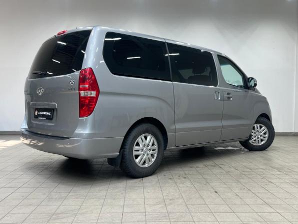 Hyundai H-1 II Рестайлинг 2 с пробегом 2018 года, цена 2 549 000 рублей, 231000 км, минивэн, Автокод Объявления