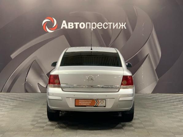 Opel Astra H Рестайлинг с пробегом 2012 года, цена 560 000 рублей, 170000 км, седан, Автокод Объявления