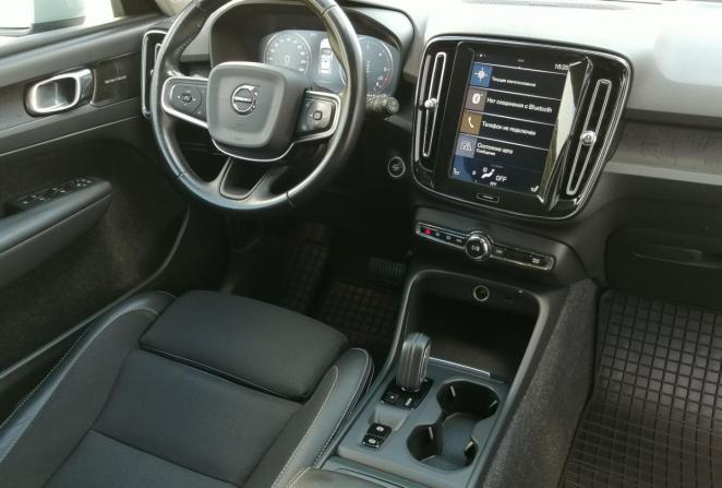Volvo XC40 I с пробегом 2019 года, цена 2 360 000 рублей, 220000 км, внедорожник, Автокод Объявления