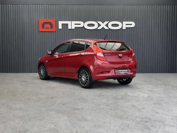 Hyundai Solaris I Рестайлинг с пробегом 2016 года, цена 997 000 рублей, 100433 км, хэтчбек, Автокод Объявления