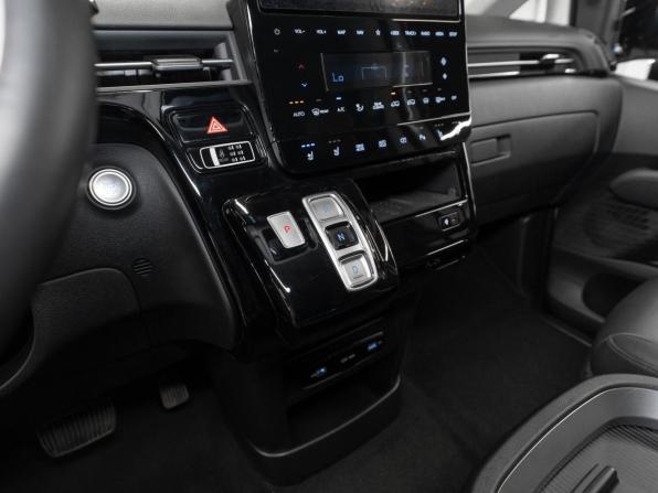 Hyundai Staria I с пробегом 2021 года, цена 5 380 000 рублей, 49261 км, минивэн, Автокод Объявления