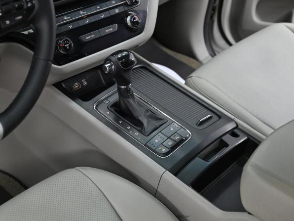 Kia Carnival III с пробегом 2016 года, цена 1 949 000 рублей, 228000 км, минивэн, Автокод Объявления