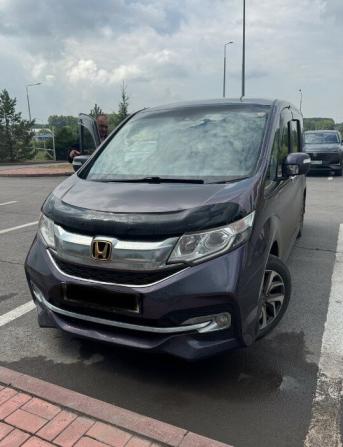 Honda Stepwgn V с пробегом 2016 года, цена 1 699 000 рублей, 171123 км, минивэн, Автокод Объявления