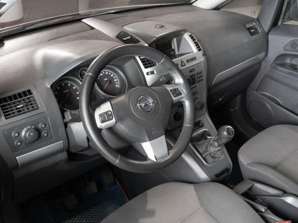 Opel Zafira B Рестайлинг с пробегом 2013 года, цена 718 000 рублей, 249703 км, компактвэн, Автокод Объявления