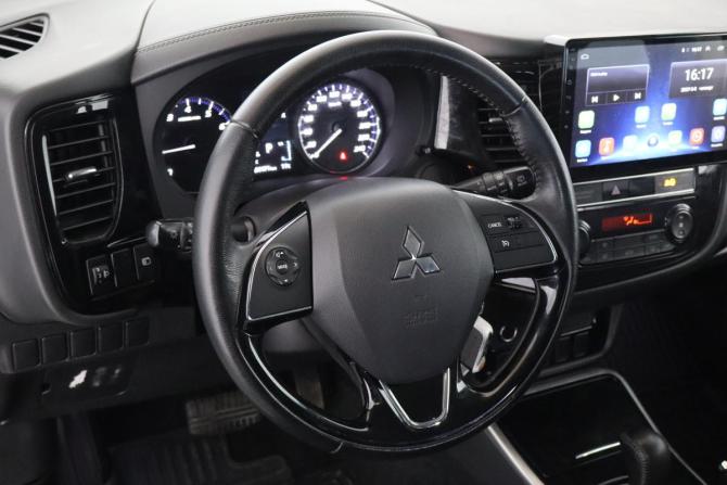 Mitsubishi Outlander III Рестайлинг 3 с пробегом 2019 года, цена 1 399 000 рублей, 232000 км, внедорожник, Автокод Объявления