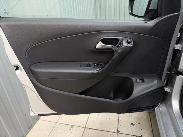 Volkswagen Polo V с пробегом 2012 года, цена 750 000 рублей, 245923 км, седан, Автокод Объявления