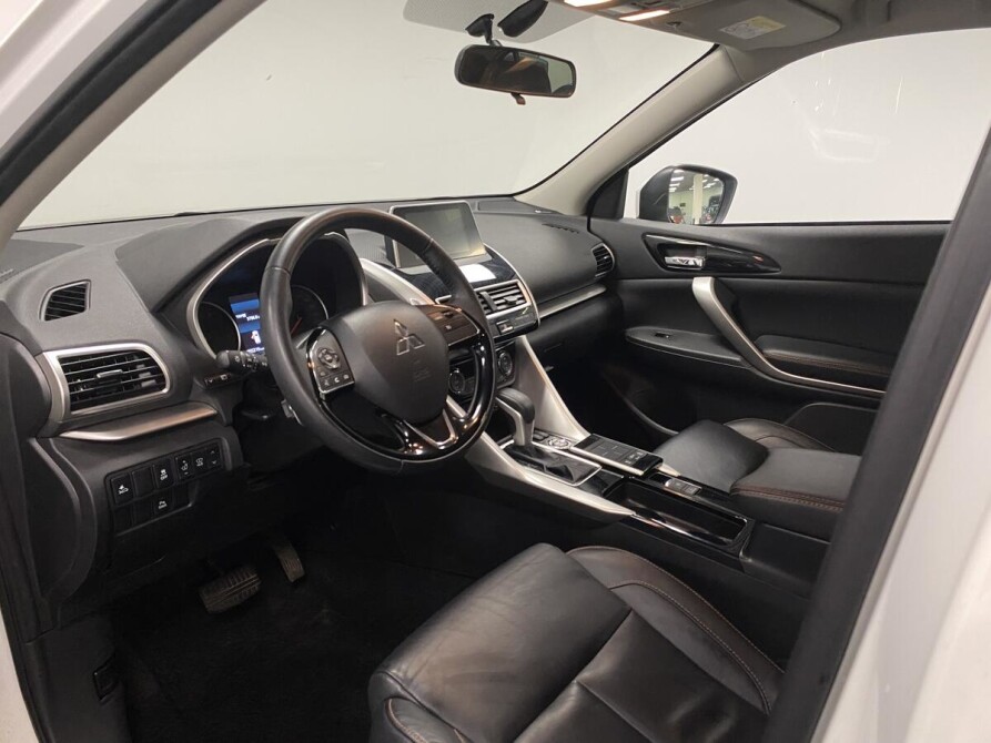 Mitsubishi eclipse cross вариатор. Mitsubishi eclipse cross 1.5 cvt. руль cadillac xt4. cadillac xt4 салон. руль кадиллак xt 6.