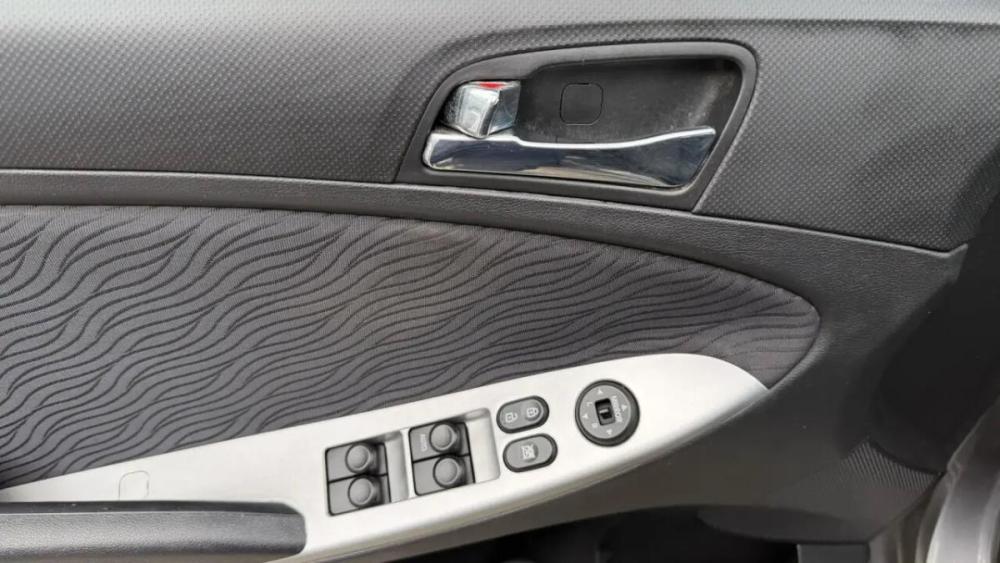 Hyundai Solaris I Череповец  - изображение 14
