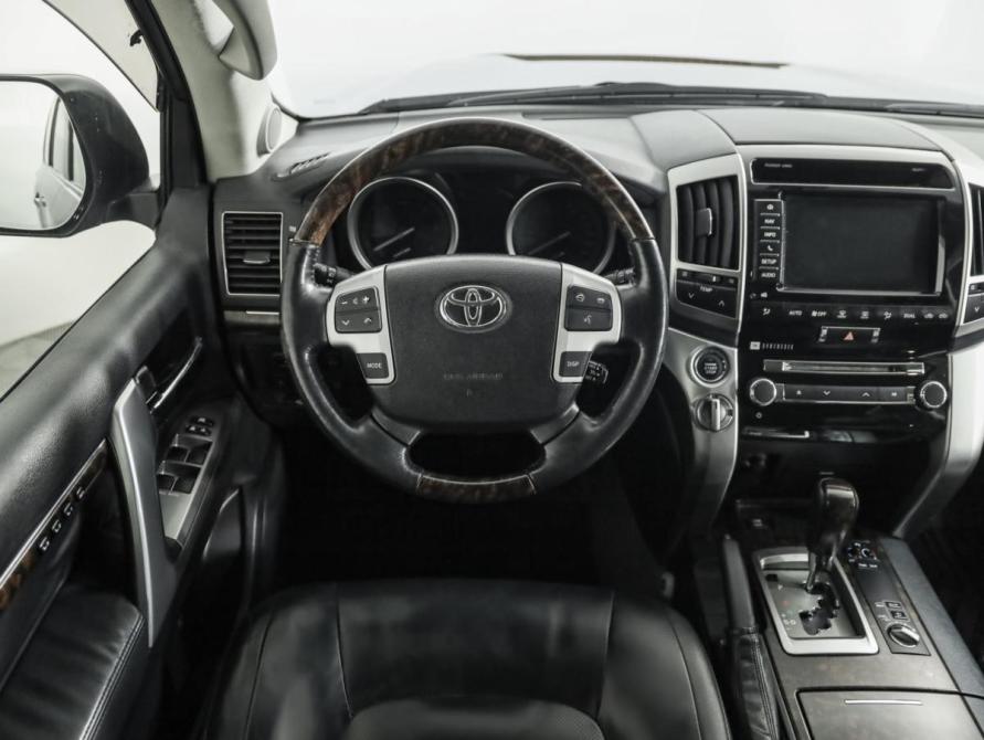 Toyota Land Cruiser 200 Series Рестайлинг 1 Санкт-Петербург  - изображение 11