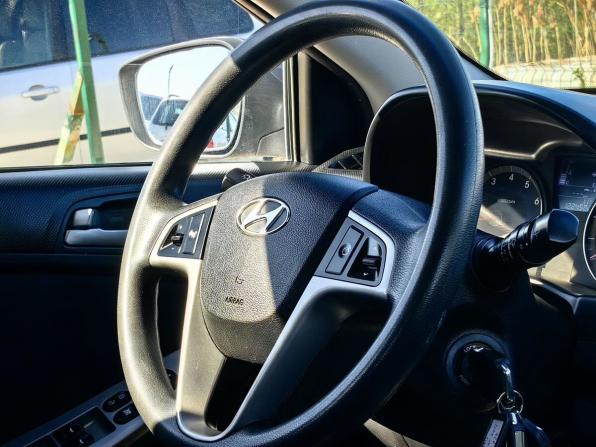 Hyundai Solaris I Рестайлинг с пробегом 2015 года, цена 649 000 рублей, 122434 км, хэтчбек, Автокод Объявления