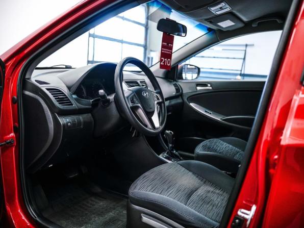 Hyundai Solaris I Рестайлинг с пробегом 2015 года, цена 915 000 рублей, 165878 км, седан, Автокод Объявления