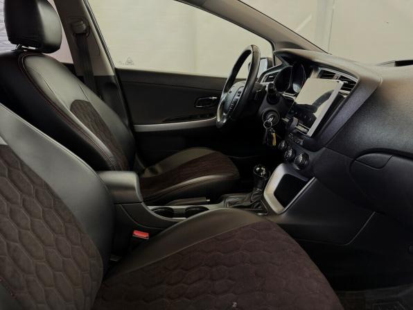 Kia Ceed II Рестайлинг с пробегом 2018 года, цена 1 230 000 рублей, 189522 км, универсал, Автокод Объявления