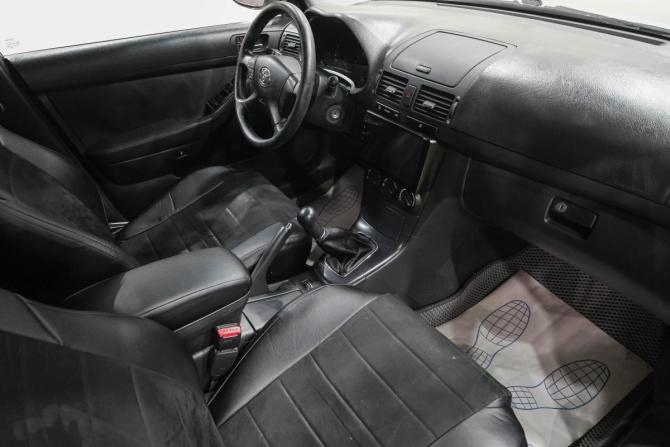 Toyota Avensis II Рестайлинг с пробегом 2006 года, цена 619 000 рублей, 330000 км, седан, Автокод Объявления