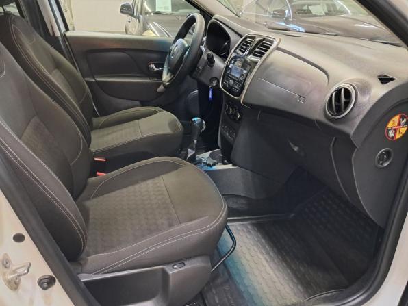 Renault Logan II с пробегом 2018 года, цена 635 000 рублей, 184430 км, седан, Автокод Объявления