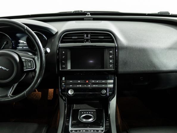 Jaguar XE I с пробегом 2015 года, цена 1 499 900 рублей, 185000 км, седан, Автокод Объявления