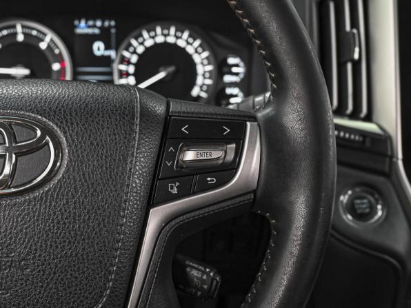 Toyota Land Cruiser 200 Series Рестайлинг 2 с пробегом 2016 года, цена 5 542 111 рублей, 221874 км, внедорожник, Автокод Объявления