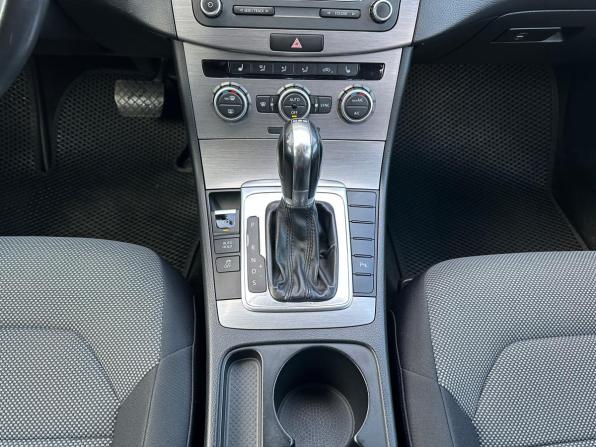 Volkswagen Passat B7 с пробегом 2012 года, цена 1 219 000 рублей, 205997 км, седан, Автокод Объявления