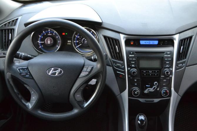Hyundai Sonata VI (YF) с пробегом 2011 года, цена 880 000 рублей, 107432 км, седан, Автокод Объявления